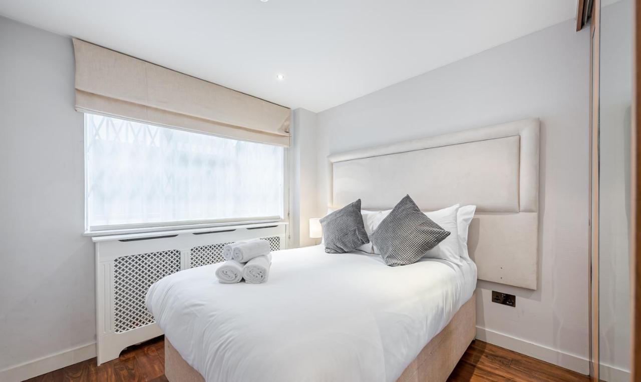 Elegant Ground Floor Apartment With Ac In Knightsbridge Steps Away From Harrods ลอนดอน ภายนอก รูปภาพ