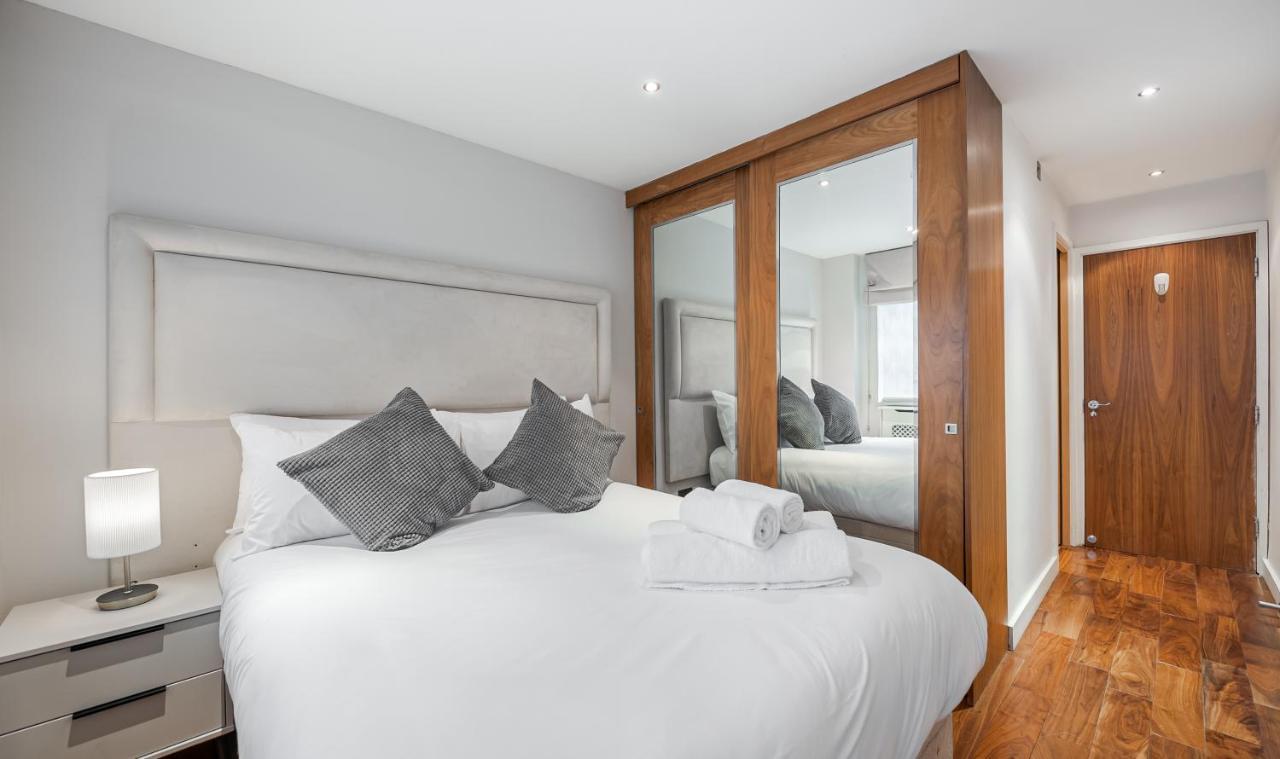 Elegant Ground Floor Apartment With Ac In Knightsbridge Steps Away From Harrods ลอนดอน ภายนอก รูปภาพ