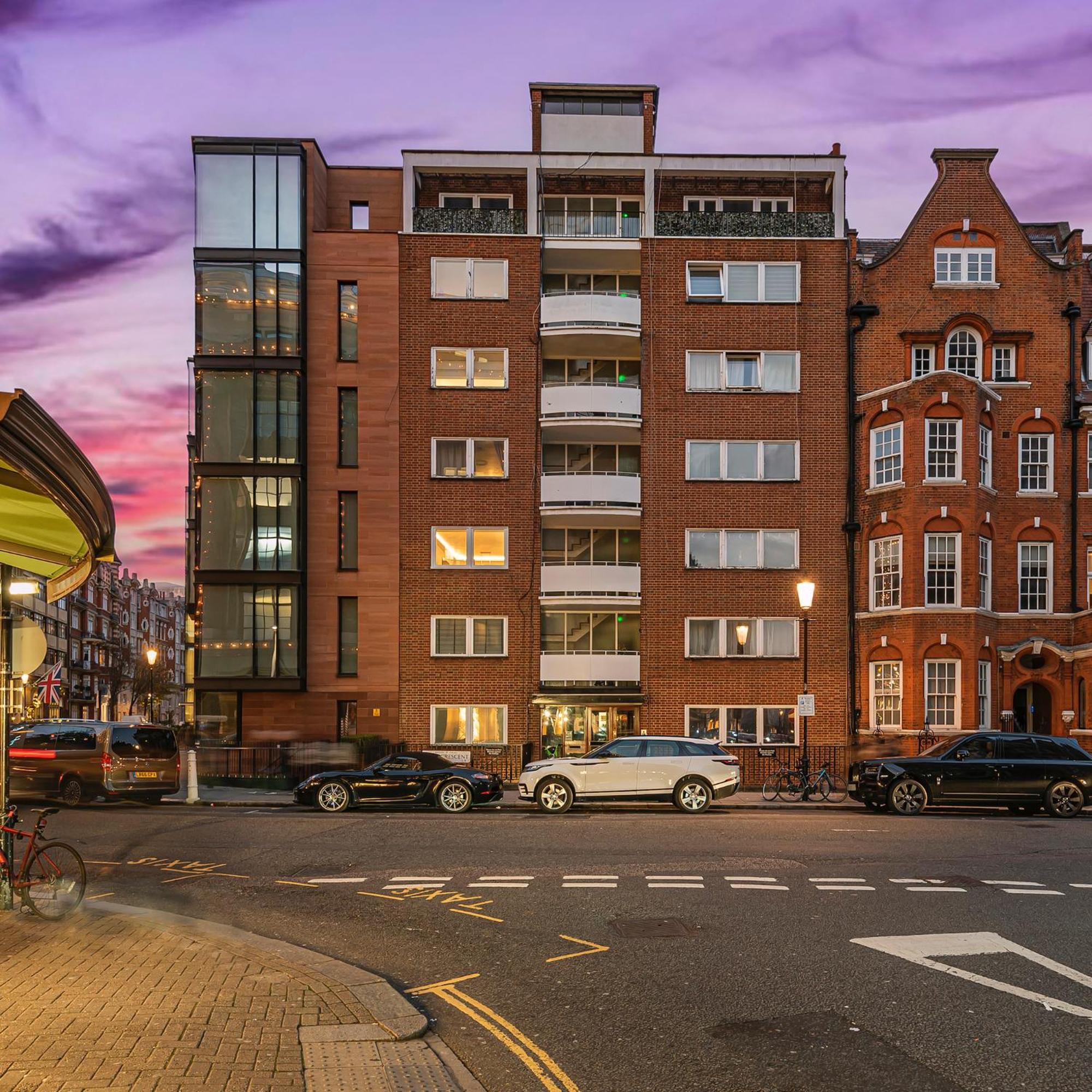 Elegant Ground Floor Apartment With Ac In Knightsbridge Steps Away From Harrods ลอนดอน ภายนอก รูปภาพ